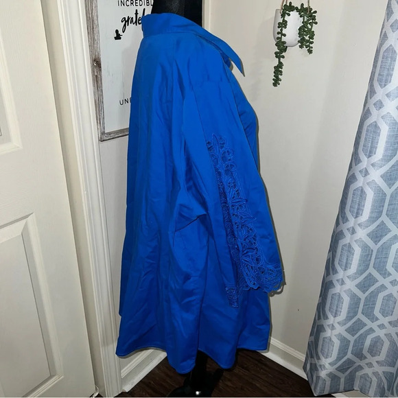 Plus size women’s blue button up top - Picture 4 of 6